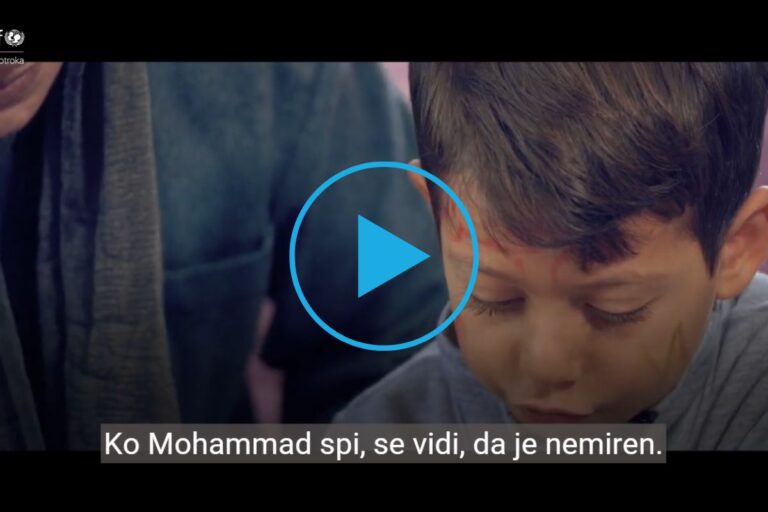 6-letni deček, ki živi na Zahodnem bregu, doživlja nočne more zaradi smrti brata, ki je umrl v napadih. Z mamo skupaj žalujeta in se borita za preživetje.